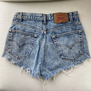 VIntage Levi’s jean shorts